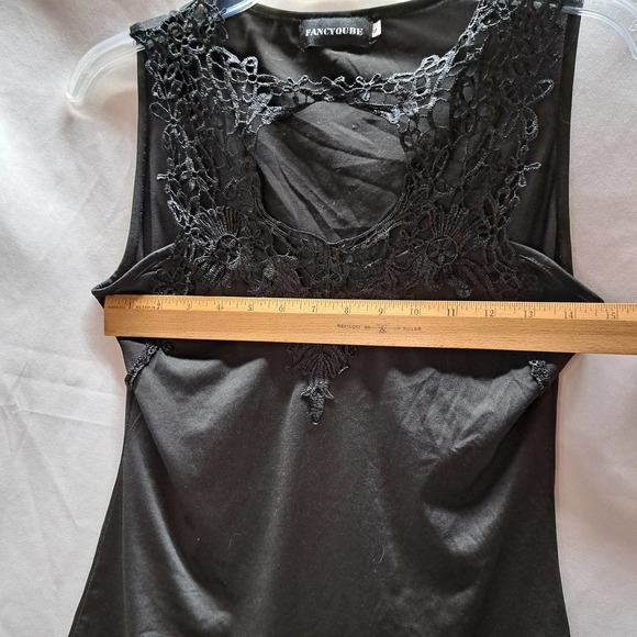Fancyqube Black Sleeveless Top Floral Lace design - Picture 5 of 7